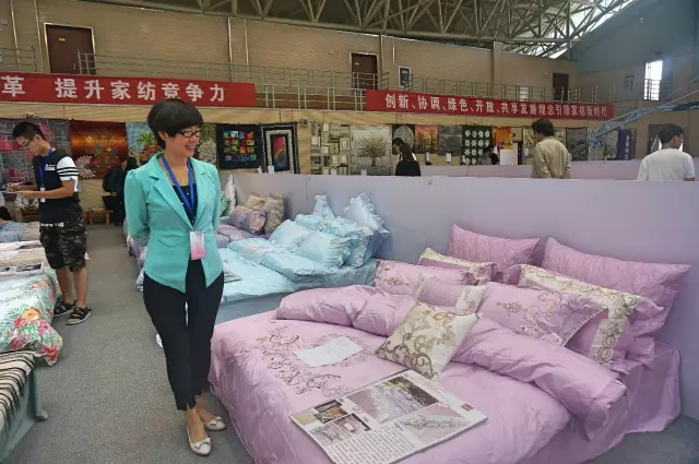 Ҹζϯͨ300Ҽa(chn)ƷŮ